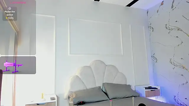 Snapshot of Candaceoweens chatting on 11-10-25, 04:00 Candaceoweens online show from 11-10-25, 04:00