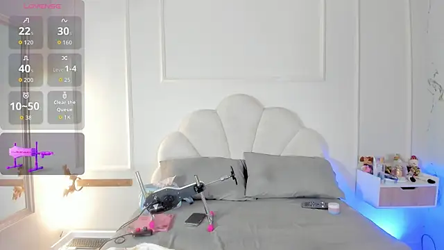 Snapshot of Candaceoweens chatting on 12-15-25, 03:44 Candaceoweens online show from 12-15-25, 03:44