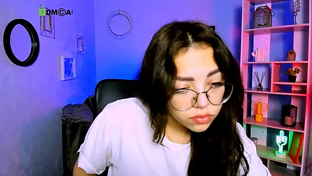 Snapshot of kiki_swan chatting on 03-14-25, 06:53 kiki swan online show from 03-14-25, 06:53