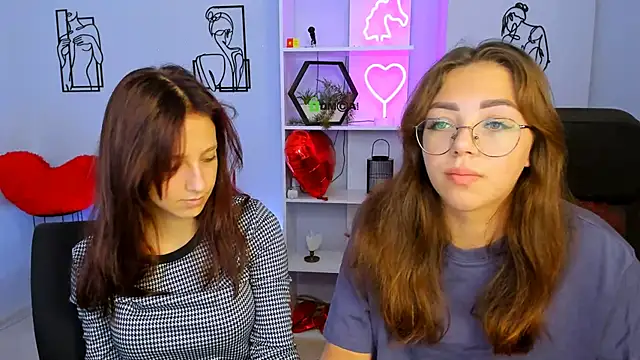 Snapshot of kiki_swan chatting on 09-10-25, 05:51 kiki swan online show from 09-10-25, 05:51