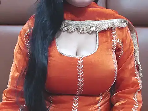 RealNaina online show from 02-08-26, 05:27