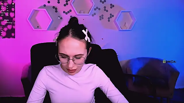 mona cloud online show from 12-01-25, 01:10