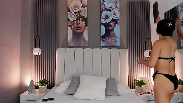 GiannaColling1 online show from 11-10-25, 09:36