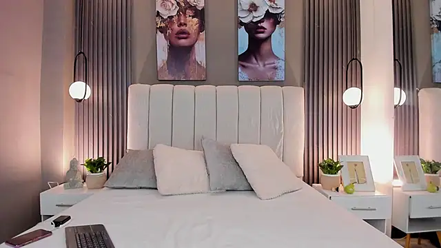 GiannaColling1 online show from 11-12-25, 08:08