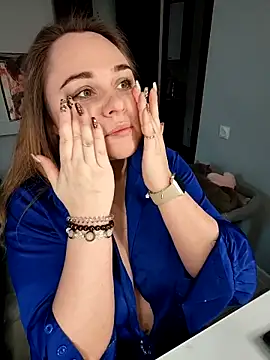 Juicy PeachLux online show from 11-15-25, 07:05