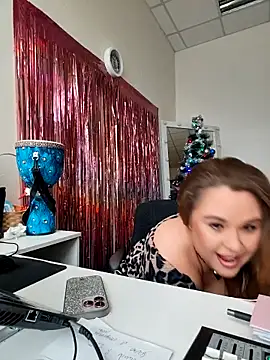 Juicy PeachLux online show from 12-04-25, 05:50