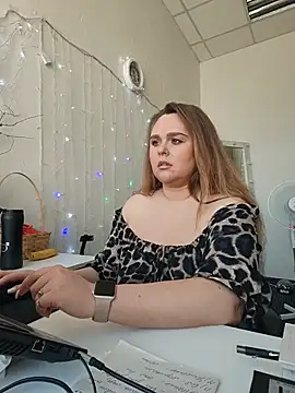 Snapshot of Juicy_PeachLux chatting on 05-16-26, 08:44 Juicy PeachLux online show from 05-16-26, 08:44