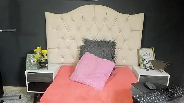 Alexa Bravva online show from 03-15-25, 04:02