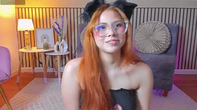 Snapshot of aleska_winter chatting on 10-03-25, 11:51 aleska winter online show from 10-03-25, 11:51