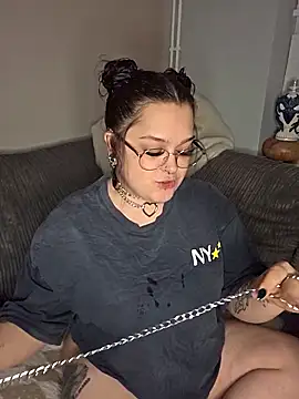 Saucy-Serenity online show from 10-26-25, 08:48