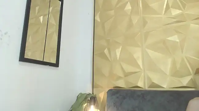 Small Hot19 online show from 03-16-25, 06:01