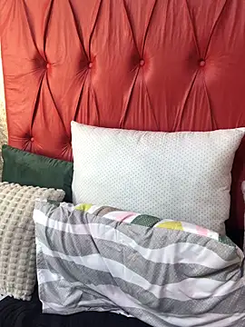 Snapshot of BondiBitch chatting on 10-07-25, 09:28 BondiBitch online show from 10-07-25, 09:28