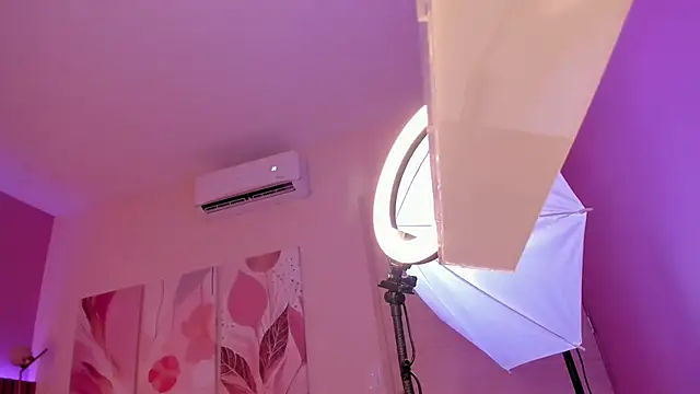 MiaWilliamss1 online show from 01-10-26, 09:30