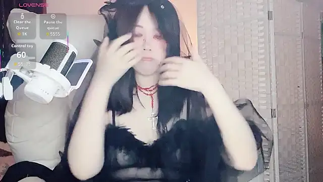 Cocobee online show from 10-25-25, 04:46