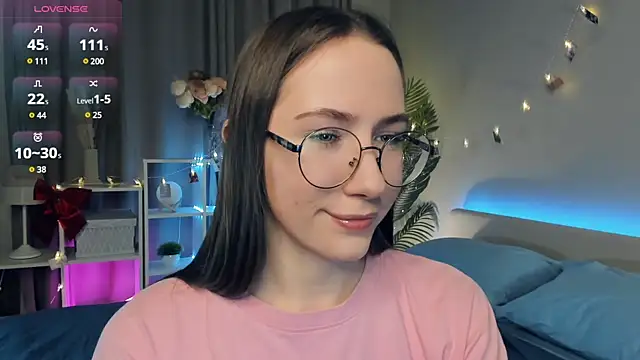 Kira mindnes online show from 03-12-25, 07:49