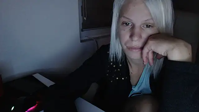 ElssaRush online show from 09-25-25, 02:04