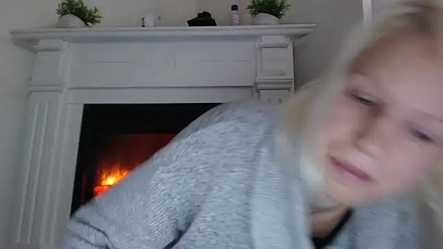 ElssaRush online show from 10-13-25, 04:56