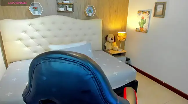 Snapshot of _LiilyWong chatting on 03-22-25, 05:39 LiilyWong online show from 03-22-25, 05:39