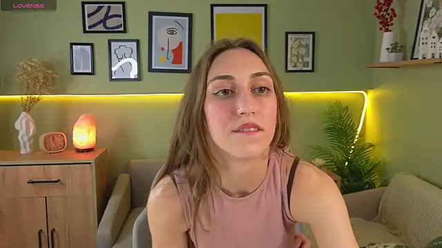 Snapshot of blue_fog chatting on 03-21-25, 06:18 blue fog online show from 03-21-25, 06:18