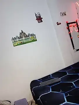 bella warzon online show from 09-23-25, 02:47