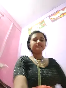 Poonam25 online show from 03-10-25, 04:46