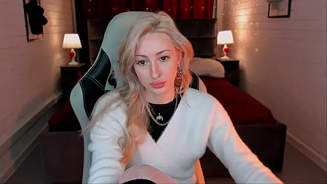 Snapshot of KitanaKimura chatting on 03-16-25, 03:17 KitanaKimura online show from 03-16-25, 03:17