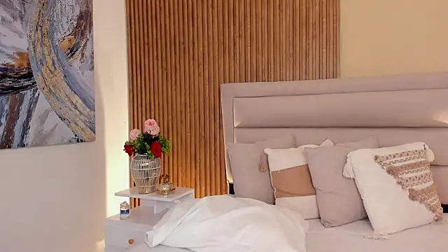 FatimaEvans online show from 11-18-25, 04:33