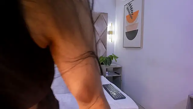 lucianasmith  online show from 03-13-25, 12:35