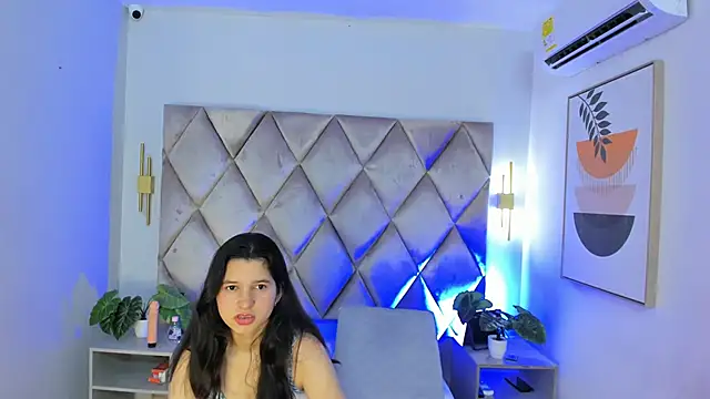 lucianasmith  online show from 03-15-25, 12:02