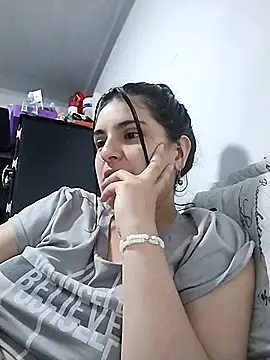 Snapshot of Seet_Hanna chatting on 10-14-25, 04:35 Seet Hanna online show from 10-14-25, 04:35