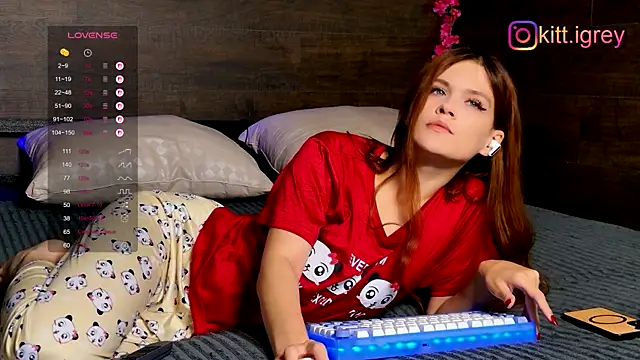 Snapshot of KittiGrey chatting on 09-30-25, 08:19 KittiGrey online show from 09-30-25, 08:19