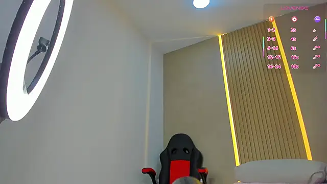 Snapshot of stephany_summer chatting on 09-13-25, 12:05 stephany summer online show from 09-13-25, 12:05