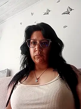 Snapshot of DaniPoison chatting on 09-28-25, 02:00 DaniPoison online show from 09-28-25, 02:00