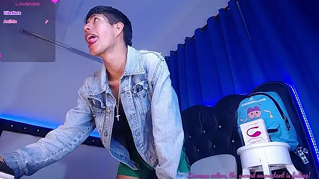 dareck 18 online show from 09-30-25, 12:10