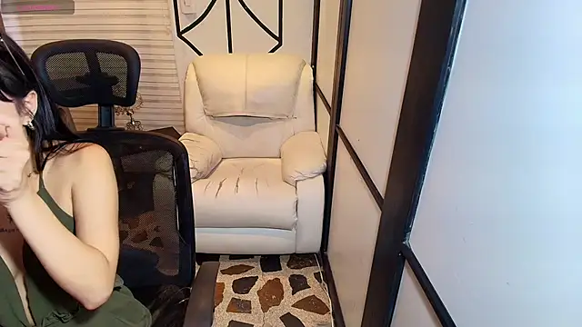 Snapshot of NaomiFrost chatting on 03-19-25, 08:22 NaomiFrost online show from 03-19-25, 08:22