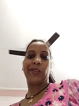 Hotty-Nidhi online show from 09-19-25, 03:52