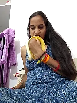 Hotty-Nidhi online show from 10-05-25, 07:28