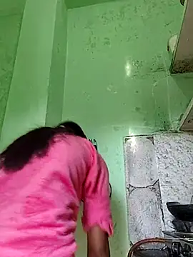 Hotty-Nidhi online show from 12-17-25, 05:13