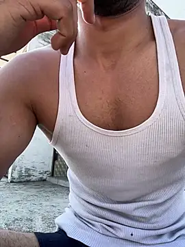 Snapshot of HARSHHU01 chatting on 03-09-25, 04:38 HARSHHU01 online show from 03-09-25, 04:38