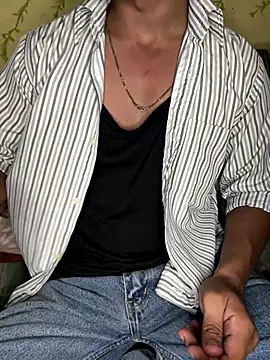 Snapshot of HARSHHU01 chatting on 09-27-25, 12:43 HARSHHU01 online show from 09-27-25, 12:43