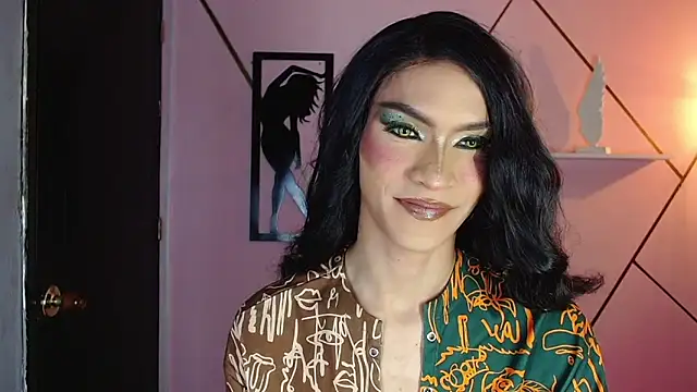 agatha rodriguez online show from 10-18-25, 01:56