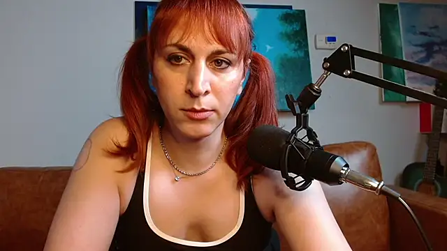 Snapshot of ChewyCandy chatting on 10-29-25, 11:50 ChewyCandy online show from 10-29-25, 11:50