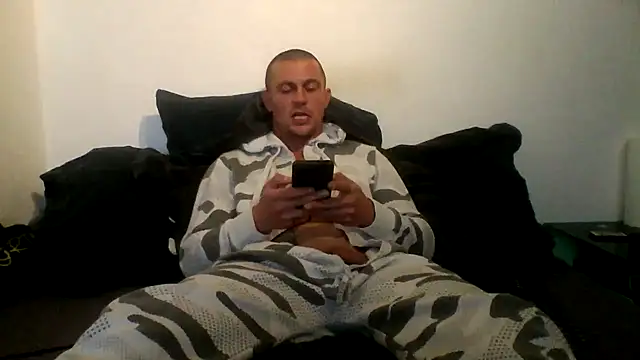 Snapshot of GermanAnonym@xh chatting on 11-08-25, 02:23 GermanAnonymxh online show from 11-08-25, 02:23