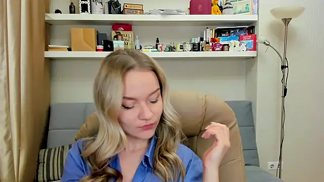 Snapshot of Kara_Smith_ chatting on 12-05-24, 10:12 Kara Smith  online show from 12-05-24, 10:12