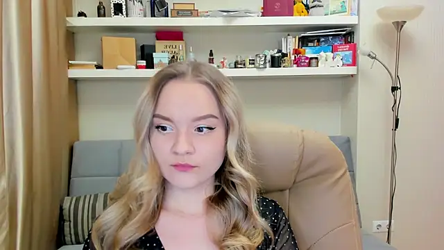 Snapshot of Kara_Smith_ chatting on 01-26-25, 12:26 Kara Smith  online show from 01-26-25, 12:26