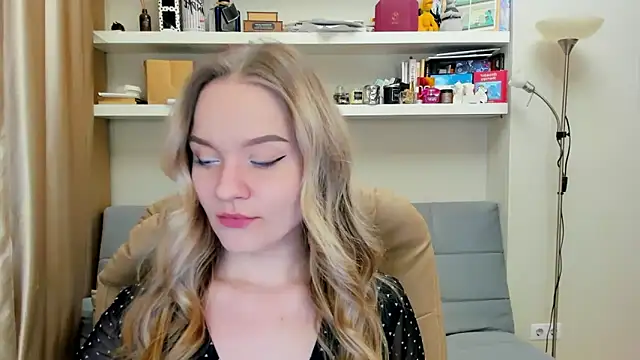 Snapshot of Kara_Smith_ chatting on 01-31-25, 11:03 Kara Smith  online show from 01-31-25, 11:03