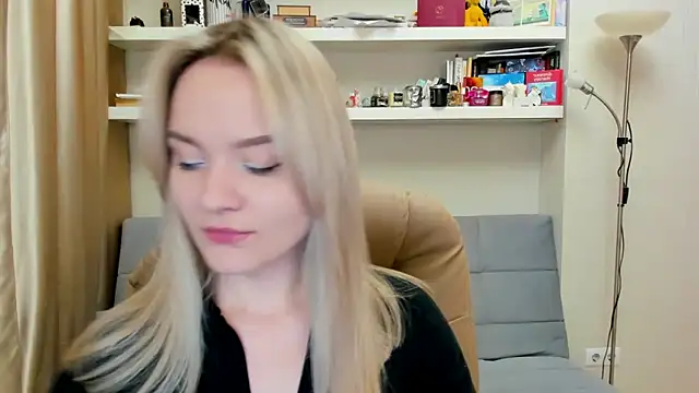 Snapshot of Kara_Smith_ chatting on 02-08-25, 10:19 Kara Smith  online show from 02-08-25, 10:19