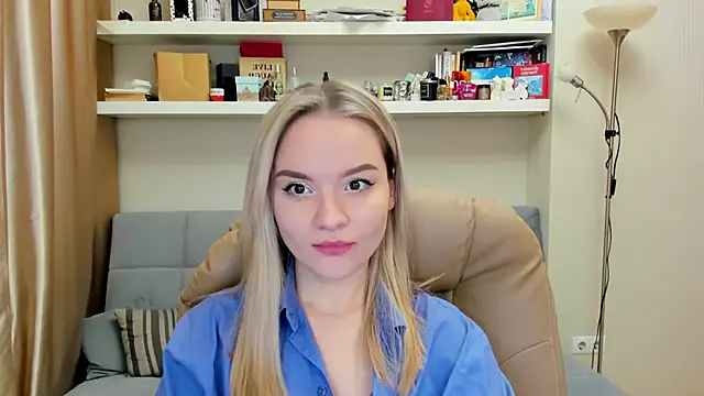 Snapshot of Kara_Smith_ chatting on 02-16-25, 01:36 Kara Smith  online show from 02-16-25, 01:36