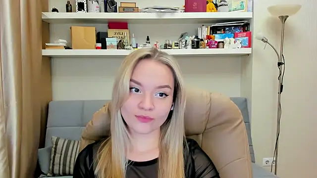 Snapshot of Kara_Smith_ chatting on 02-22-25, 12:27 Kara Smith  online show from 02-22-25, 12:27