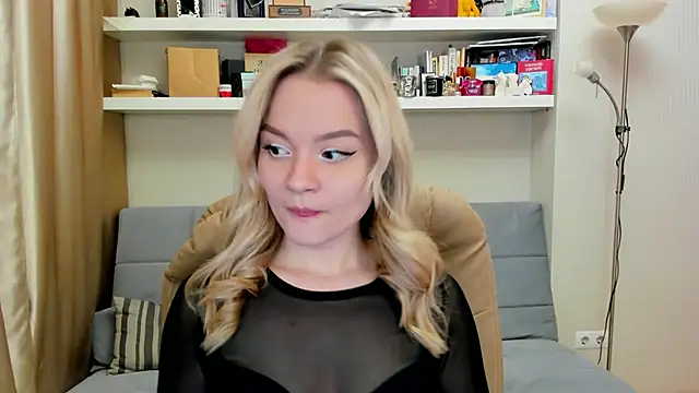 Snapshot of Kara_Smith_ chatting on 03-02-25, 10:16 Kara Smith  online show from 03-02-25, 10:16